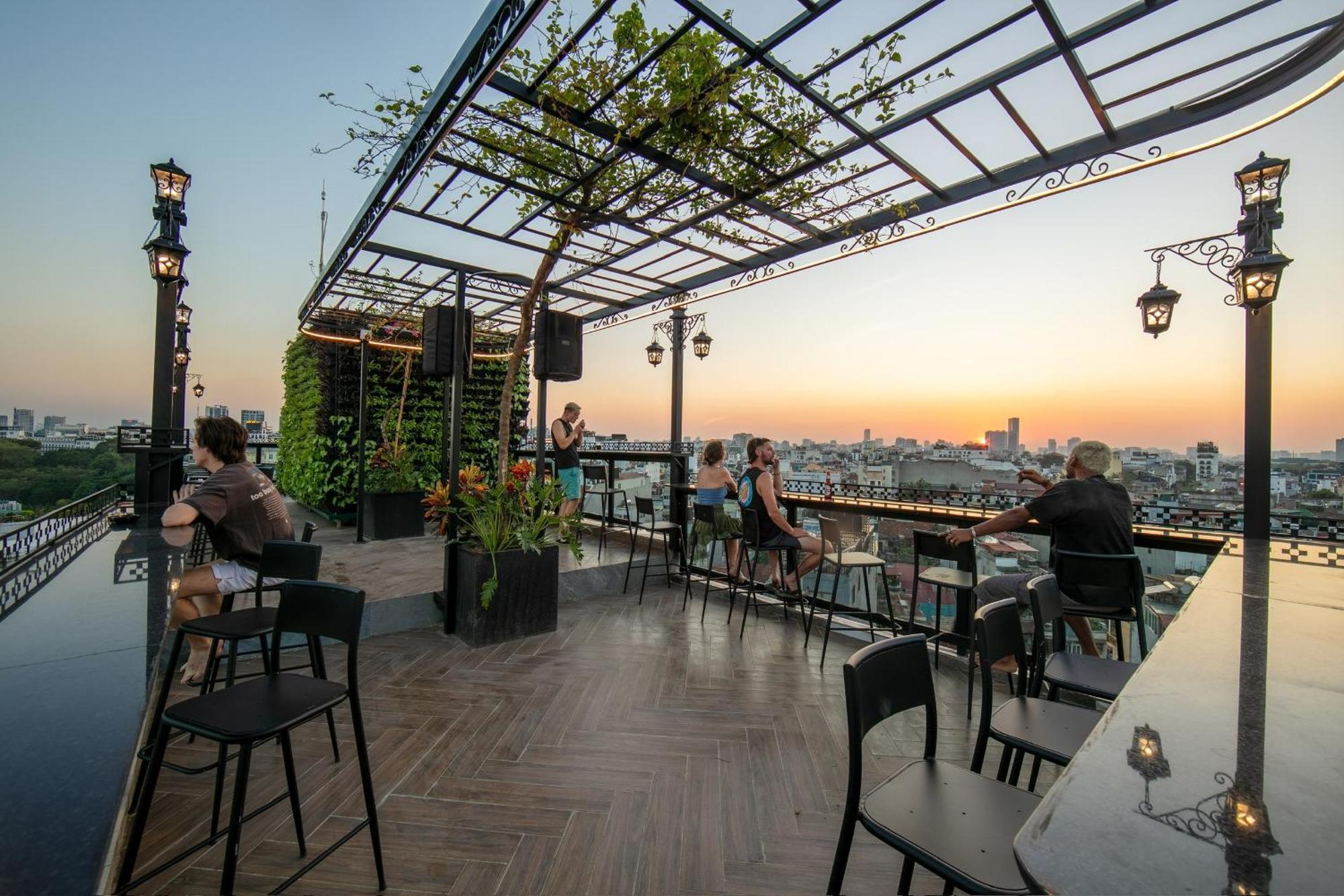 Lakeview Backpackers Hostel & Rooftop Bar Hanói Exterior foto